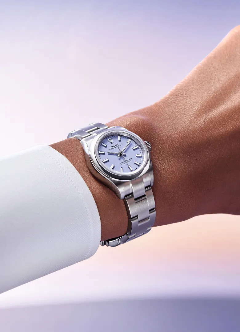 Made exclusively of Oystersteel