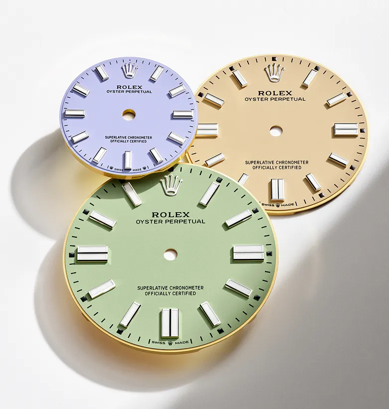 The new lacquered dials